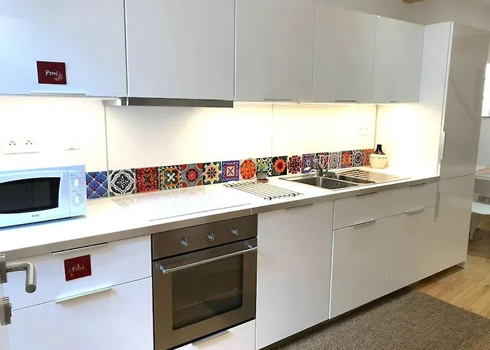 Agreable Maison Au Centre Historique De Avec Garage *