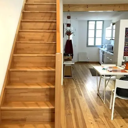 Agreable Maison Au Centre Historique De Avec Garage فوا