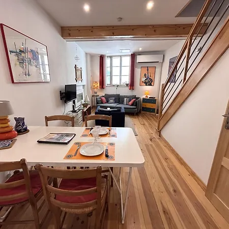 בית נופש Agreable Maison Au Centre Historique De Avec Garage *