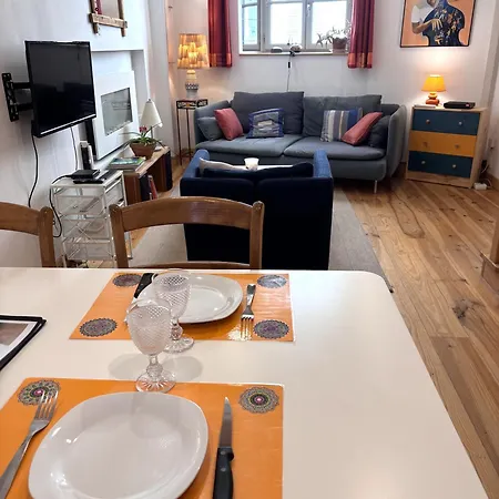 Agreable Maison Au Centre Historique De Avec Garage *