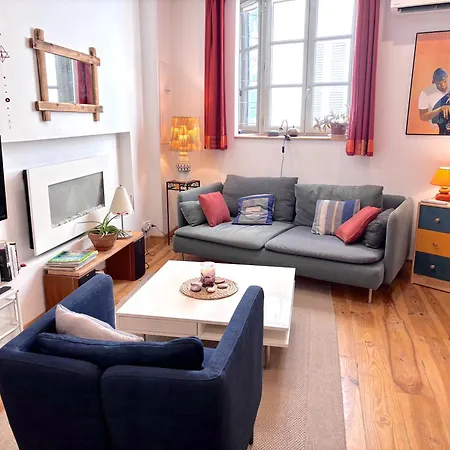 Agreable Maison Au Centre Historique De Avec Garage *